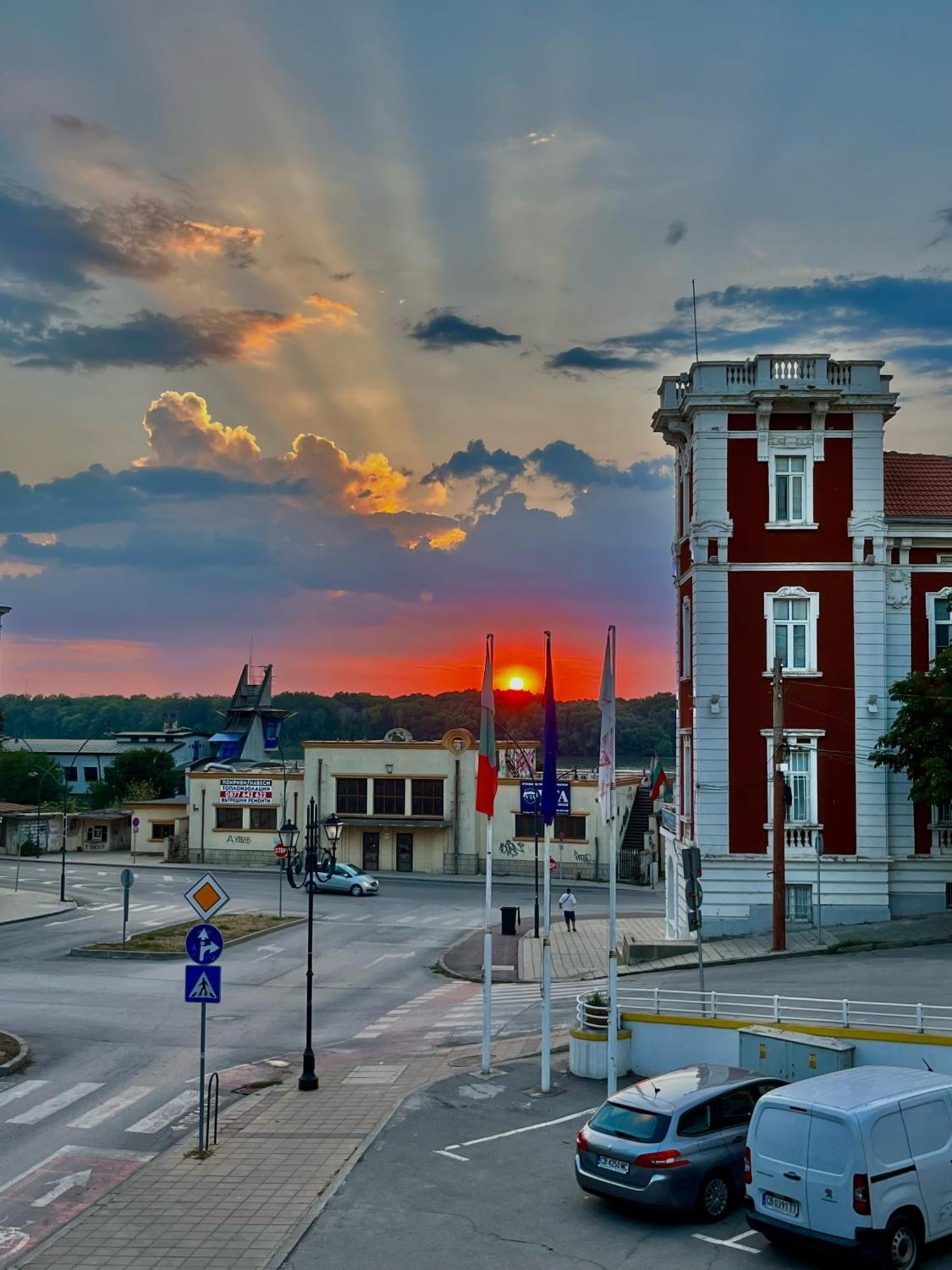 Hotel Anna Palace Ruse Exterior foto